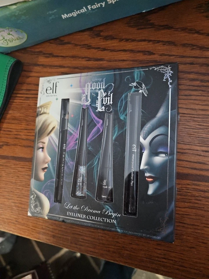 Colección de polaco y delineador de ojos Good vs Evil de e.l.f Let The Dream Begin de Disney Foto 1 de 3