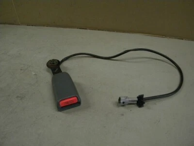 Chevrolet Metro 1998 de fábrica hebilla de cinturón de seguridad extremo receptor del conductor delantero izquierdo Foto 1 de 3