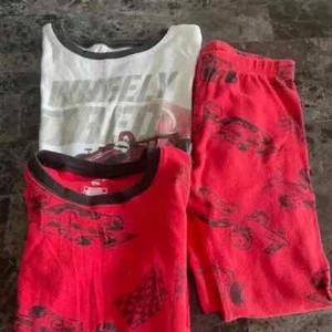 Carters Wheely Tired Racing Race Cars 4-Piece Pajama Set, Size 7 - Red, Black - Picture 1 of 12
