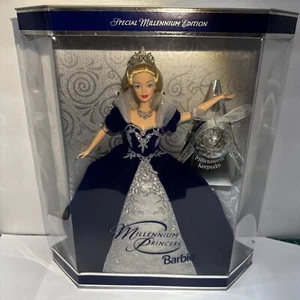 Neu im Karton Mattel 1999 Happy Holidays Barbie Special Millennium Edition Erstbesitz - Bild 1 von 6