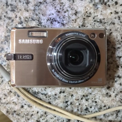 Samsung SL820 Digital Camera 12.2MP 5x Zoom w/ Battery & Charger - Image 1 of 4