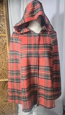 Capa corta vintage hecha a mano a cuadros capa agujeros para brazos con capucha adulto talla pequeña/mediana  Foto 1 de 4