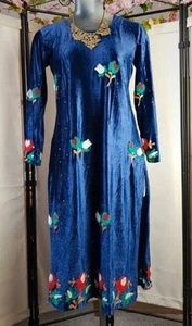 LADIES ETHNIC DRESS 10 EMBROIDERED FLORAL BLUE VELVET KURTA TUNIC SIDE SPLITS - Picture 1 of 6