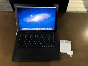 Apple Macbook 13" Laptop A1181 Black MB063LL/A - Picture 1 of 10