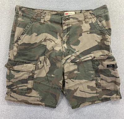 Wrangler Cargo Shorts Men's Size 40 Relaxed Fit Green Camouflage Work Army Camo - Image 1 of 4