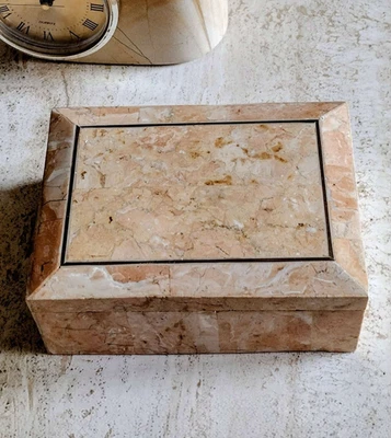 Tapa de joyero de piedra coral hecha a mano teselada Maitland-Smith vintage Foto 1 de 4