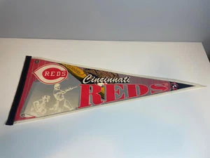 Cincinnati Reds Pennant With pin - Picture 1 of 3