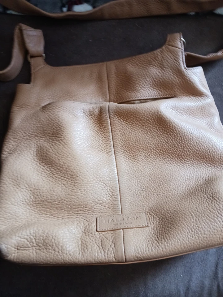 Bolso de mano bandolera Halston Heritage tostado o marrón Foto 1 de 4