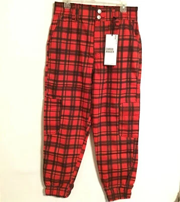 Jogger cargo de tiro alto rojo y negro casi famoso talla grande nuevo con etiqueta Foto 1 de 4