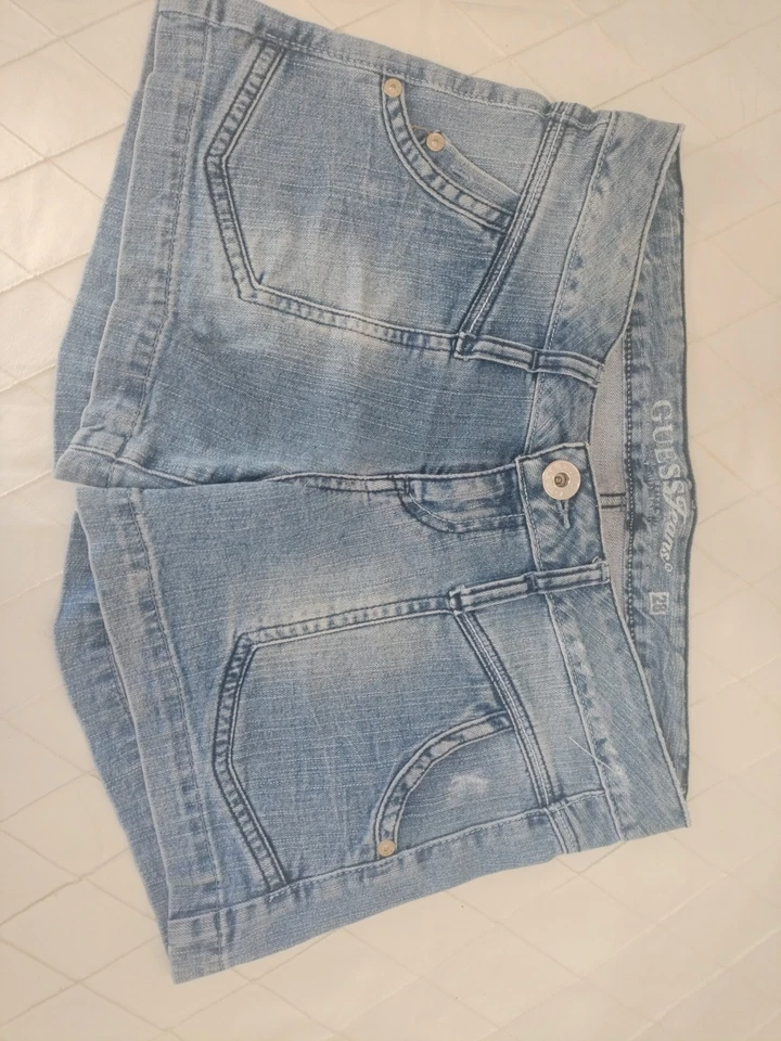 Pantalones Cortos de Jean Guess Para Mujer Elásticos Talla 28 Tiro Bajo Azul Denim Bolsillos Foto 1 de 4