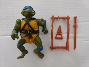Figura de acción de colección 1988 Teenage Mutant Ninja Turtles TMNT Leonardo Playmates! - Imagen 1 de 4