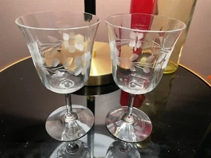 Juego de 2 vasos de agua de colección óptica corte flor y vid 6 oz - Imagen 1 de 6