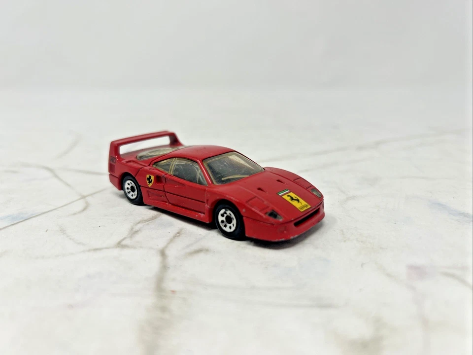 Raro coche de juguete fundido a presión Ferrari F40 1988 colección caja de cerillas dos logotipos de colección Foto 1 de 4