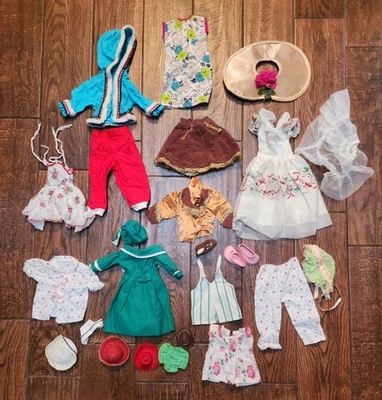 Lote de ropa de muñeca de moda vintage de los años 50, desfile de moda, dulces, sombreros, zapatos Foto 1 de 4