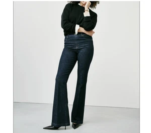 Jeans Spanx SPANXshape EveryWear Acampanado Adelgazante Índigo Crudo Lavado Oscuro Mediano - Imagen 1 de 12