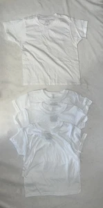 4 Camisetas blancas para niños talla XS 1 Fruit of the Loom y 3 Hanes sin etiquetas nuevas - Imagen 1 de 5