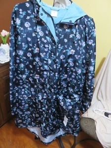 Vera Bradley packable, hooded, raincoat in a navy floral print size XL, NWT - Picture 1 of 6