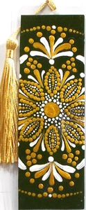 BOOKMARK MANDALA DOT PAINTING METALLIC GOLD/WHITE ON DARK OLIVE GREEN BACKGROUND - Imagen 1 de 1