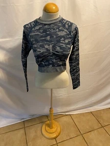 Large Women's Blue Camo Compression Long Sleeve Shirt - Picture 1 of 6
