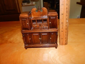 MINIATURE ROOM BOX DOLLHOUSE WOOD QUEEN ANNE CABINET ENGLISH STEP BACK CUPBOARD - Picture 1 of 7