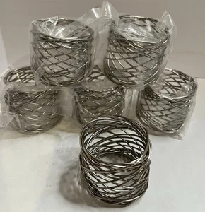 Set aus 6 gedrehten silberfarbenen Drahtgeflecht Serviettenringen 1,5” x 1,5”, Neu - Bild 1 von 4
