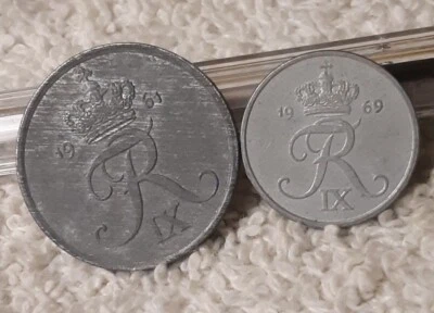  Denmark 1 & 2 Ore Coins, Zinc, KM#839 KM#840 Danmark ~  1961 1969 Circulated  - Image 1 of 4