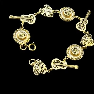 Vintage DAMASCENE Goldtone GUITARS, HEARTS, HATS Shape 7 1/2” Bracelet EUC - Picture 1 of 8