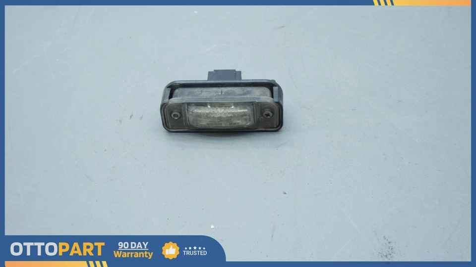 Luz exterior puerta levadiza maletero trasero Mercedes Benz S500 2000-2006 OEM A2208200066 Foto 1 de 4