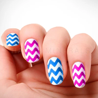 2x Pegatinas para Uñas Chevron (60 piezas) Guías Puntas Blanco Manicura Arte Plantilla Zig Zag Foto 1 de 2
