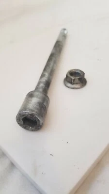 02 03 Perno pivote brazo oscilante Honda CBR 954 RR Foto 1 de 4