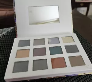 Avon Reach For The Stars Eye Palette - Picture 1 of 3