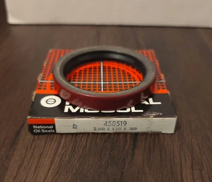 NOS OEM Federal Mogul 450519 Oil Seal – Ford Manual Transmission 1973–1979 - Picture 1 of 4