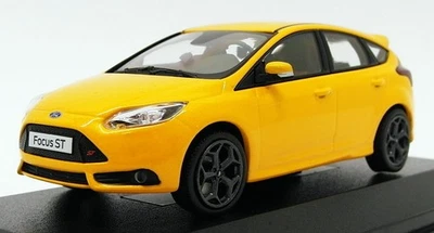 Coche modelo Minichamps escala 1/43 FF01 - Ford Focus ST - NARANJA Foto 1 de 4