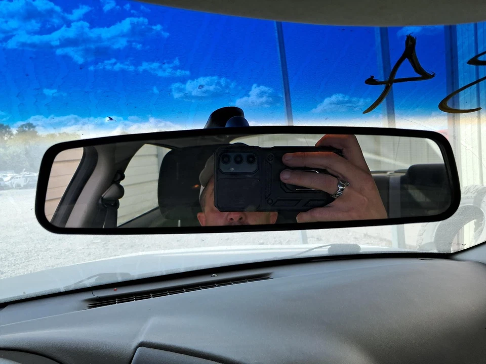 Espejo retrovisor interior delantero central usado se adapta a: Pontiac Grand Prix 2004 sin techo Foto 1 de 4