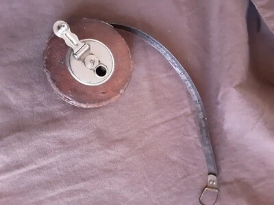  Ancien décamètre DELA en cuir ruban métallique  - Photo 1/4