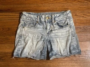 AMERICAN EAGLE Women's "Super Stretch" Frayed Cut Off Denim Shorts ~ Sz 2 - Picture 1 of 2