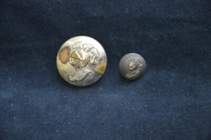 2 BOUTONS DE LIVREE-ARGENTES AVEC ARMOIRIES HERALDIQUES-NOBLESSE -XIX° SIECLE - Picture 1 of 2