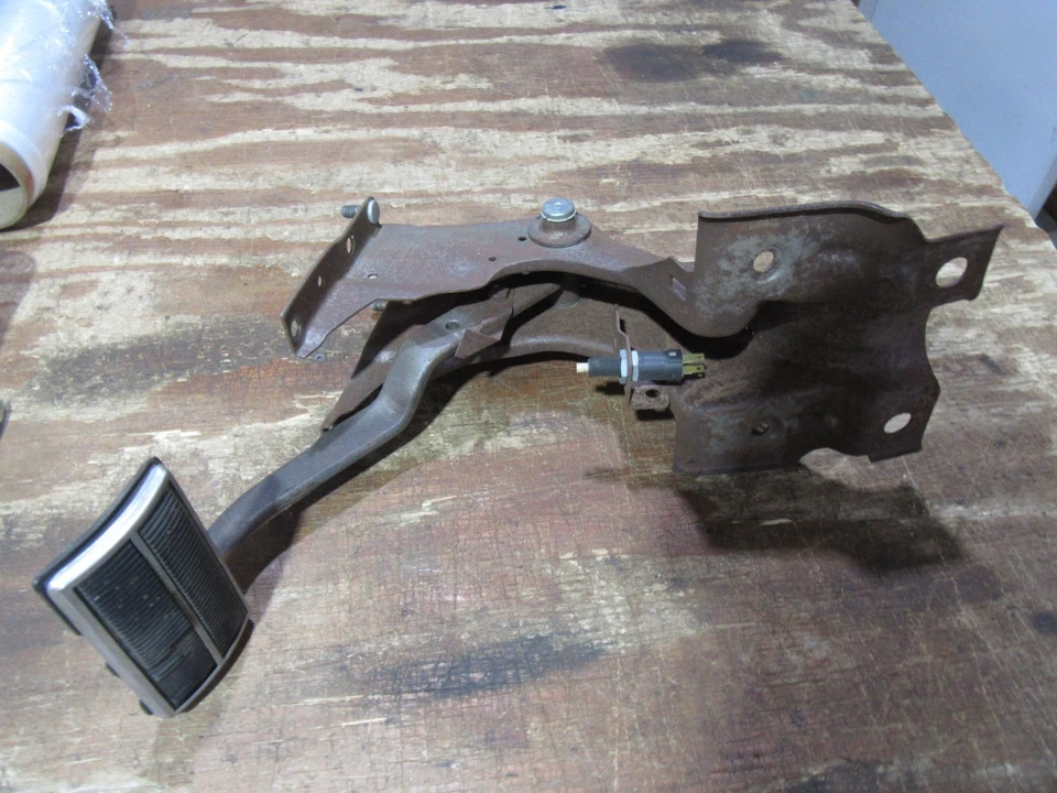 1967 Chevrolet Impala Caprice внутреннее крепление педали тормоза в сборе основание автоматическое - Изображение 1 из 4