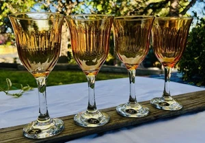 Juego de 4 - Hermosas copas de vino ámbar de tallo largo - 7,5" de alto - Hecho en Italia - Imagen 1 de 19