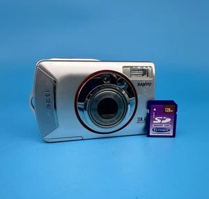 Sanyo Xacti VPC-S1 3.2MP Compact Digital Camera With SD Card, Silver - Tested - Picture 1 of 12