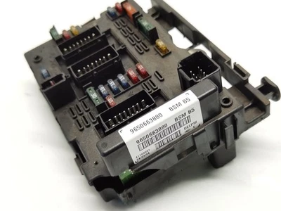 9650663880 SCATOLA RELÈ/FUSIBILI / 2666034 PER CITROËN C8 EA_, EB_ 2.2 HDI - Immagine 1 di 4