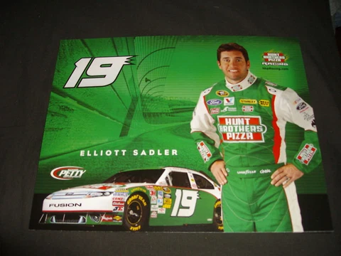 2010 ELLIOTT SADLER HUNTS BROS. PIZZA NASCAR POSTCARD Cover