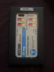 Cover iPhone 6 / 6s plus Moschino - Foto 1 di 4