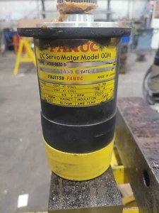 Fanuc DC Servo Motor A06B-0632-B001 (5X) 2000 RPM MODEL 00M - Picture 1 of 2