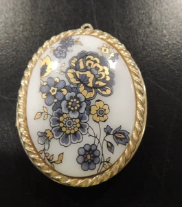 Vintage Porcelain Oval Floral Locket Pendant Gold Tone Unbranded - Picture 1 of 5