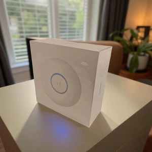 Ubiquiti UniFi nanoHD UAP-nanoHD-US Access Point NEW Sealed | 802.11ac Wave 2 - Photo 1/7