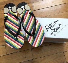 alice and olivia flip flops