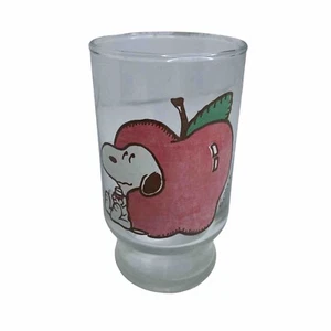 "Vaso de vidrio Snoopy Juice Snoopy con manzana vintage 1958 cacahuetes 4"" de alto" - Imagen 1 de 7