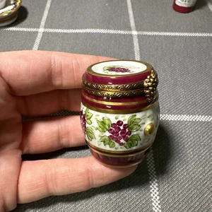 Vintage PV Limoges Peint Main Weinfass Schmuckschatulle - Bild 1 von 6