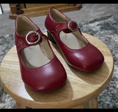 Sapatos estilo Mary Jane de couro vermelho, tamanho UE 35, EUA 3,5 - Imagem 1 de 4